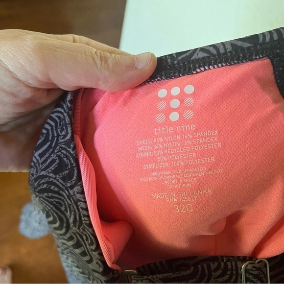 TITLE NINE ~ Black and Grey Bodacious Swirl Print Floral Tankini Top - Picture 9 of 10